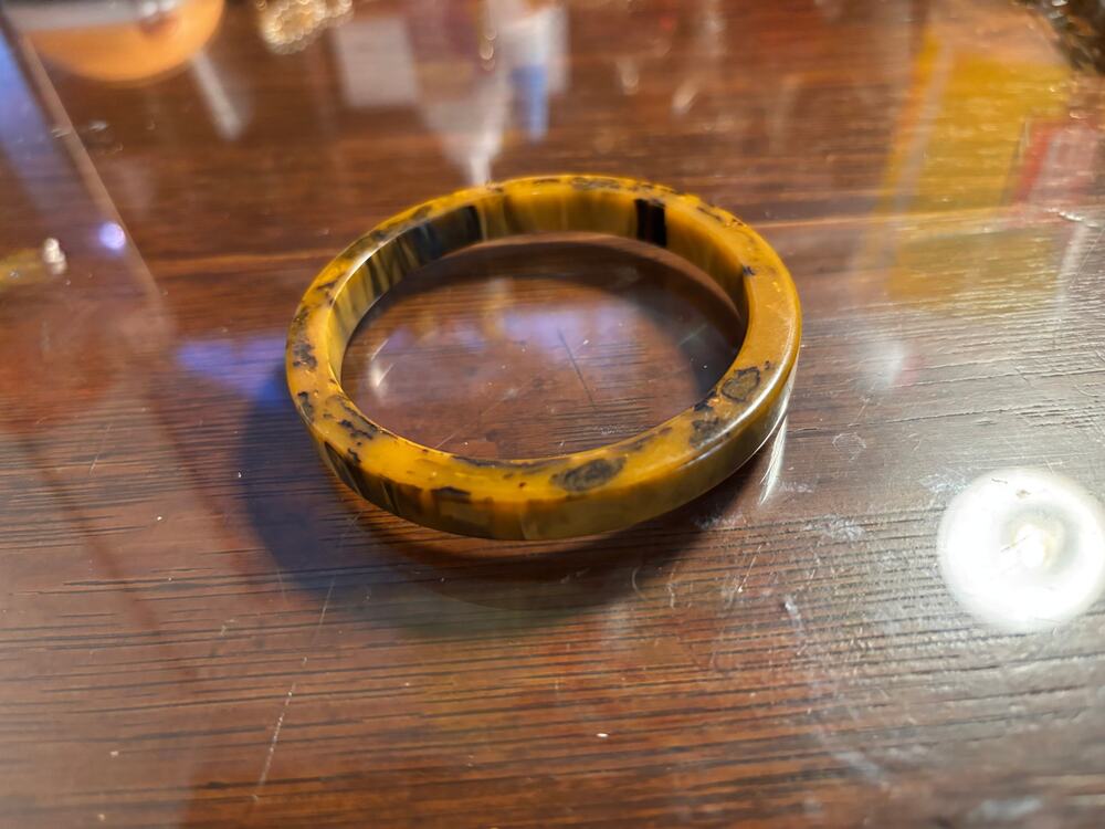 Vintage Marbled Bakelite Bangle in Butterscotch Yellow with Dark Brown and Black